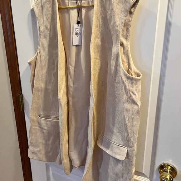 Express NWT Women's Cream Oversized Sleeveless Jacket - Picture 5 of 8